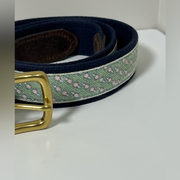 Vineyard Vines Belt Size 42 Lacrosse All Over Print Leather Tab Belt Preppy - Picture 3 of 12